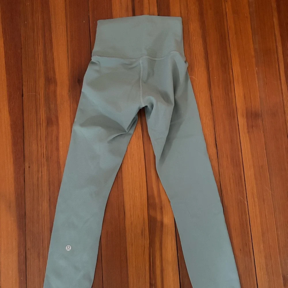 Lululemon Leggings 25” - Picture 4 of 4